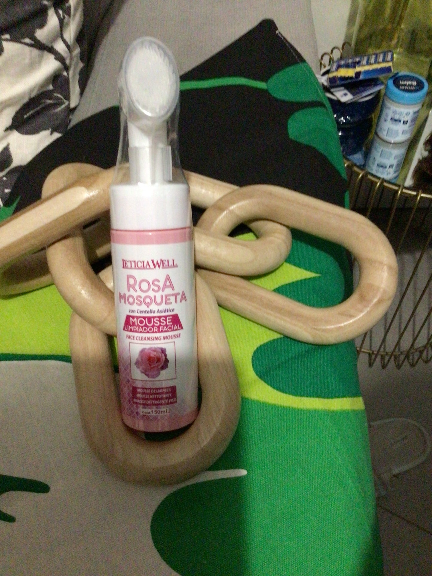 Nettoyant visage à l'eau de rose