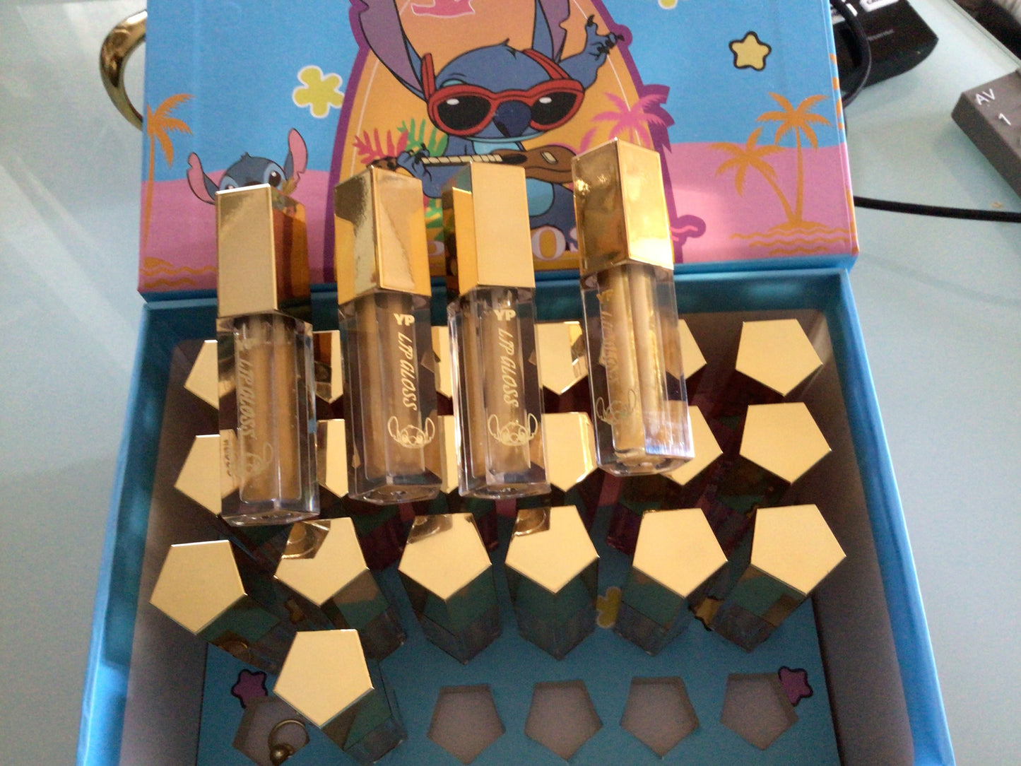 Gloss Mundo stcitch