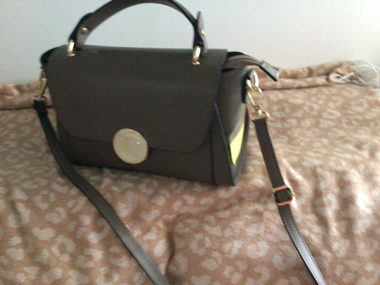 Sac  Ella en cuir en vert militaire