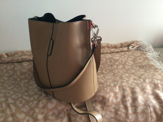 Sac hinna en cuir